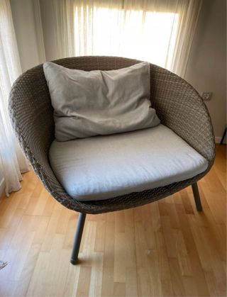 Armario-mesa terraza con sillón y taburetes a jueg