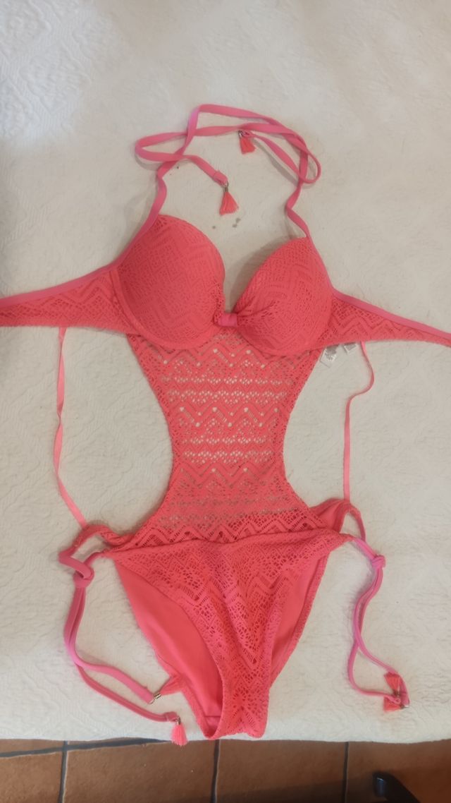 Trikini Coral Talla 38. Marca Single