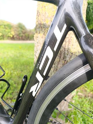 Bicicleta de carretera Giant Negra