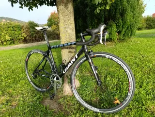 Bicicleta de carretera Giant Negra