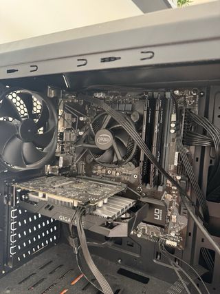 Pc Sombremesa Gaming i7 gen 11 casi sin uso.
