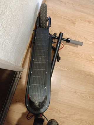 Patinete "eléctrico" Dyxtroy sin batería ni BMS