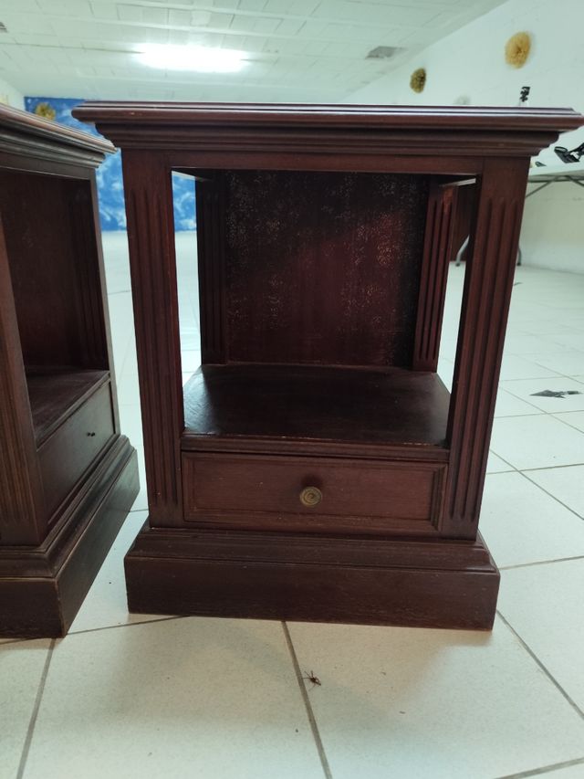 2 Mesitas de noche vintage de madera