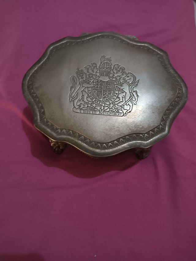 Antiguo joyero bañado en plata