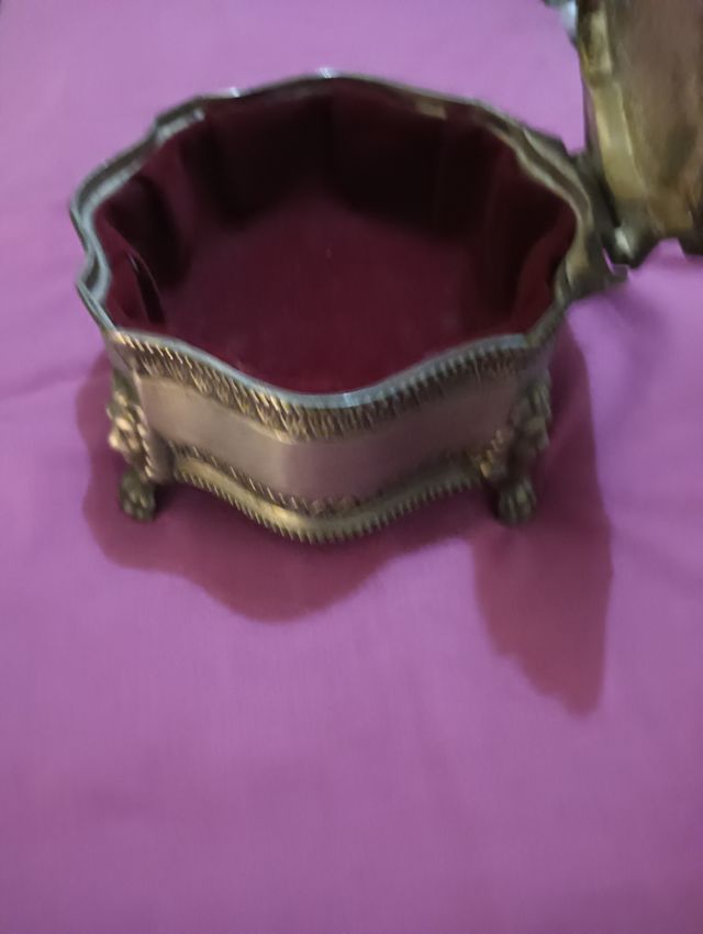 Antiguo joyero bañado en plata