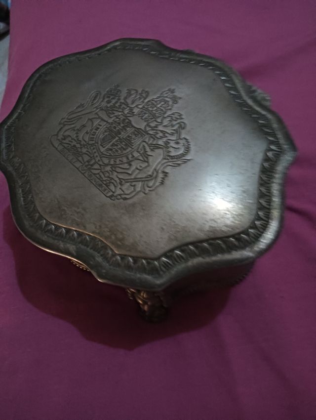 Antiguo joyero bañado en plata