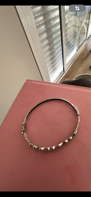 Pulsera de plata con corazones