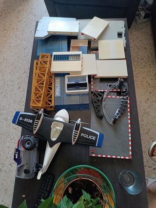 Lote Playmobil Policía: Avión, Coche y Accesorios