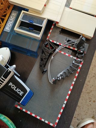 Lote Playmobil Policía: Avión, Coche y Accesorios