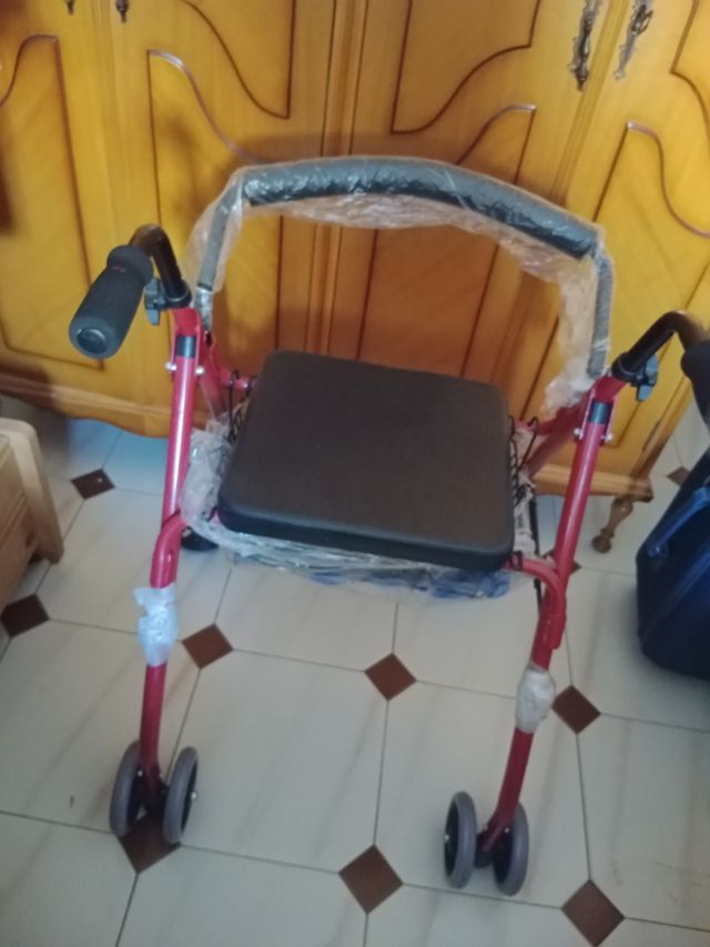 Andador para adultos con asiento
