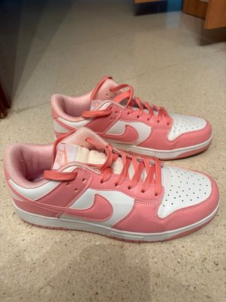Zapatillas Nike Dunk Low Rosa y Blanco Talla 42.5.