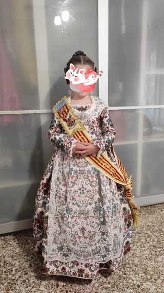 Vestido de fallera para niña