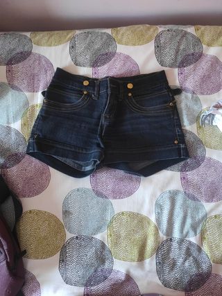 Pantalón corto vaquero oscuro Stradivarius