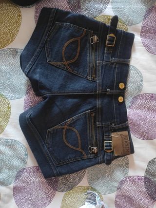 Pantalón corto vaquero oscuro Stradivarius