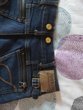 Pantalón corto vaquero oscuro Stradivarius