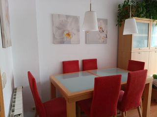 Mesa comedor extens, 8-10 comens, cristal-madera