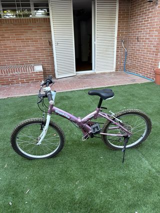 Bicicleta infantil rosa plegable