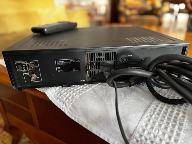Sony SLV-E50 VHS Video Cassette Recorder