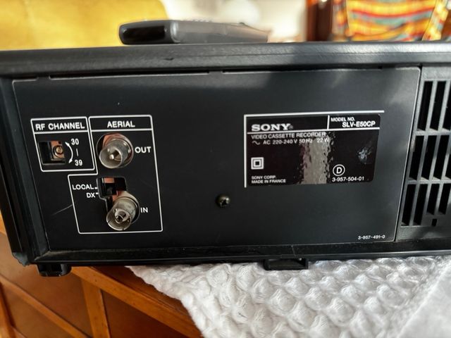 Sony SLV-E50 VHS Video Cassette Recorder