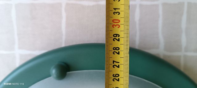 Lampada da soffitto verde e bianca