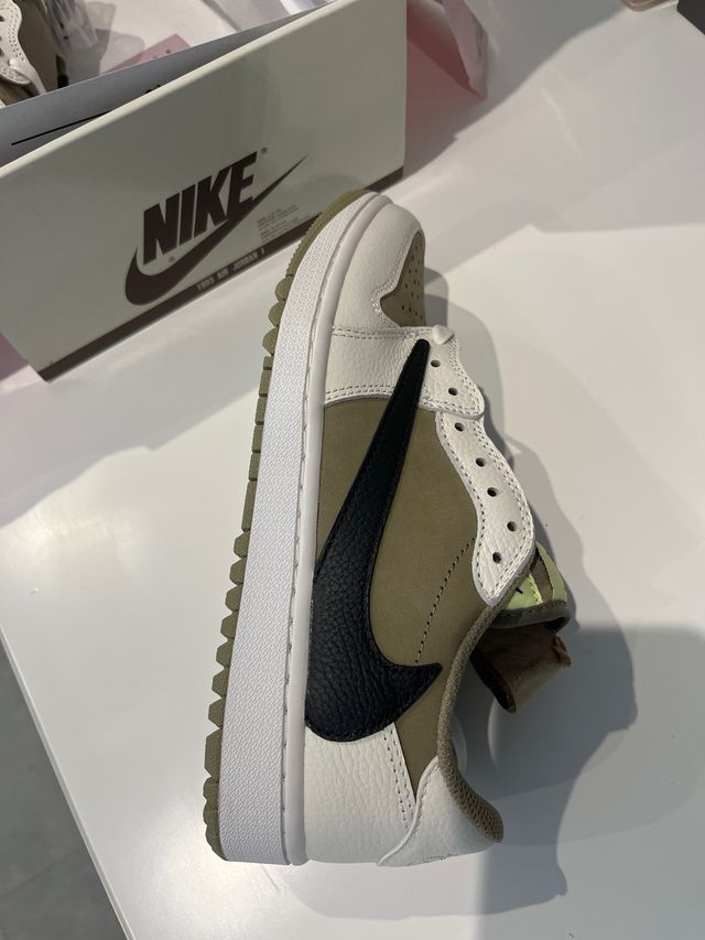 Nike Travis Scott Olive (Nuevas, sin abrir)