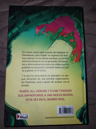 Vendo los 3 libros de Rubius: Escuela de gamers