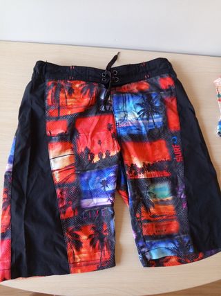 Lote de 6 bañadores niño+pantalón corto bóboli.