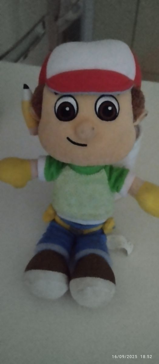 Peluche de personaje de dibujos animados