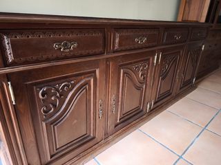 Aparador bajo de madera para restaurar
