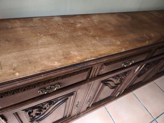 Aparador bajo de madera para restaurar