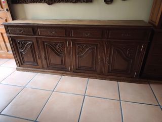 Aparador bajo de madera para restaurar