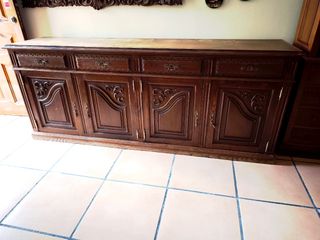 Aparador bajo de madera para restaurar