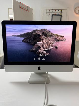 iMac 21,5′′ Late 2013 + caja, teclado y ratón 