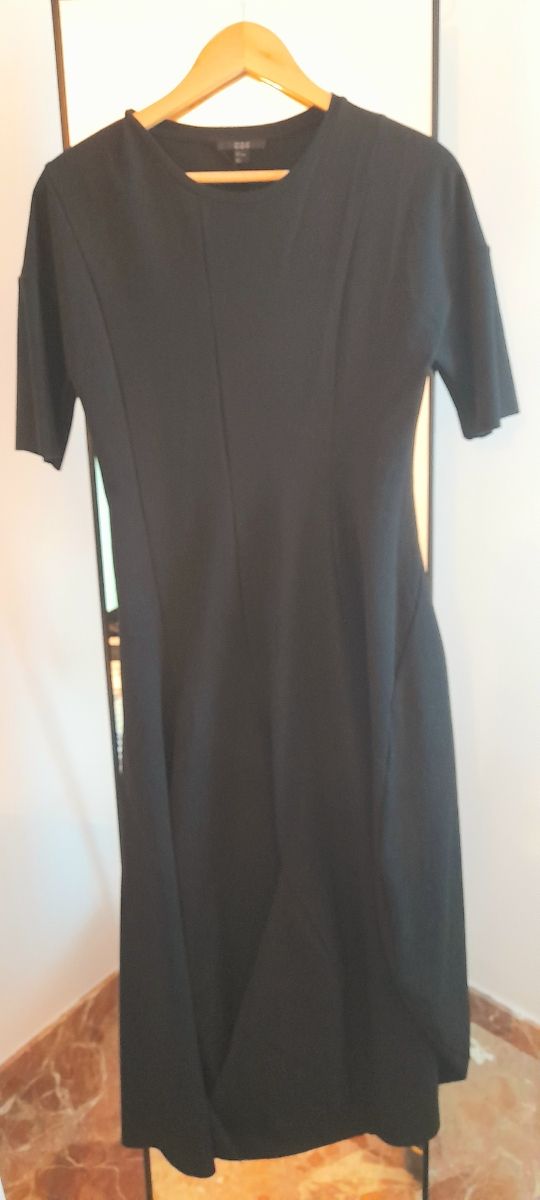 Vestido negro COS