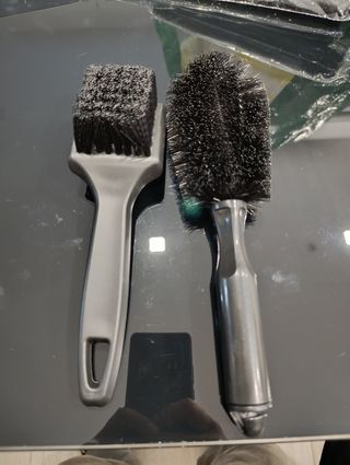 Cepillos para llantas de coche 2x1