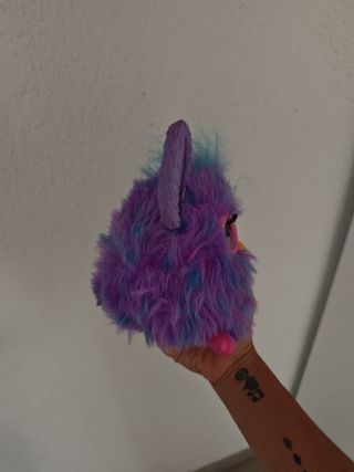 Furby Interactivo Tie Dye Morado y Azul