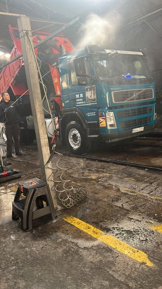 Camión Grúa servicios y transportes