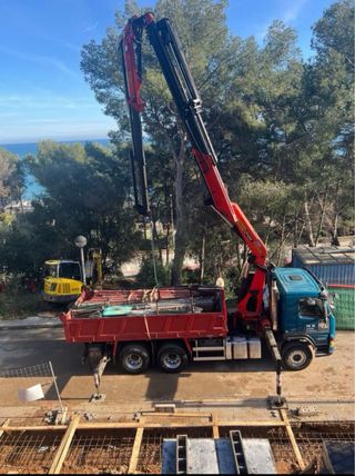 Camión Grúa servicios y transportes