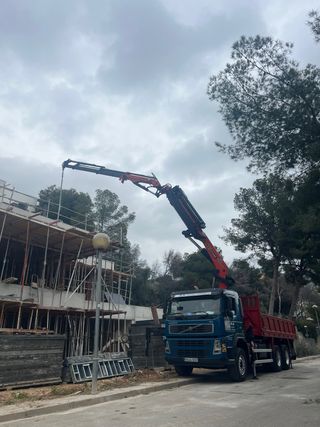 Camión Grúa servicios y transportes