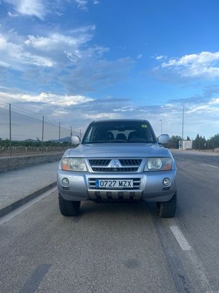 Mitsubishi Montero 2005