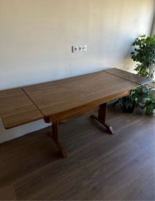 Mesa extensible de madera