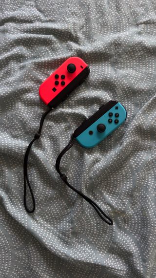 Mandos Nintendo Switch Joy-Con Rojos y Azules