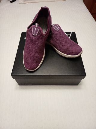 Deportivas cómodas moradas
