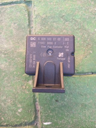 Caja relé calentadores 110679886r