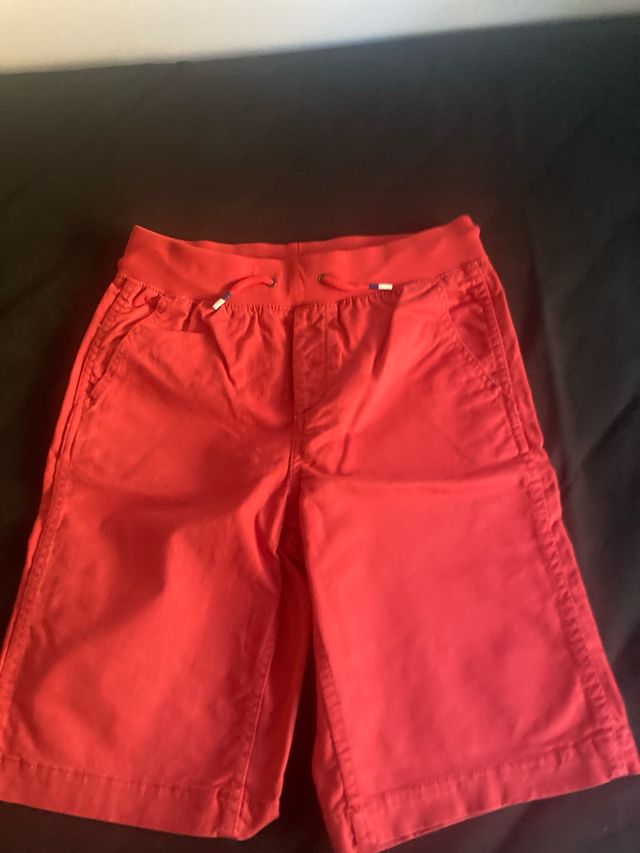 Pantalones cortos rojos de gap