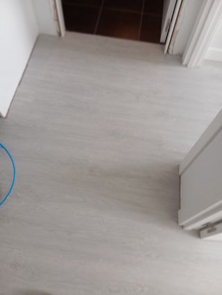 Instalación de tarimas y pisos de piedra