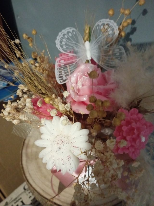 Centro de flores de cera aromatizadas