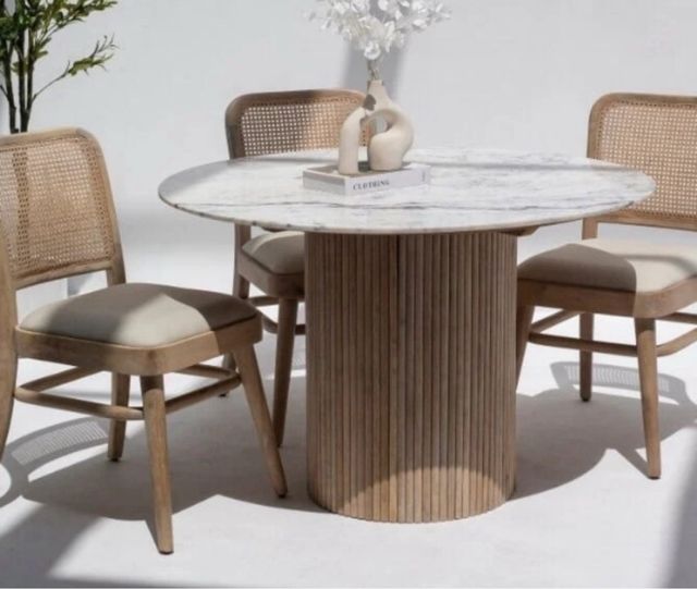 Mesa redonda mármol y madera