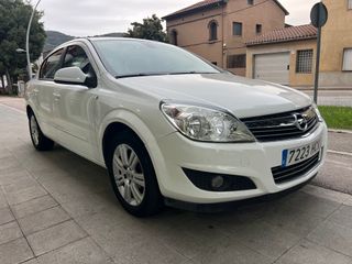 134€/Mes Opel Astra 1.7CDTi 110cv 154.000KM 2011