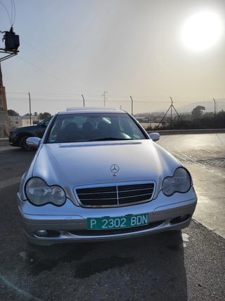 MERCEDES-BENZ C220 CDI AVANGARDE 2002 IMPORTADO